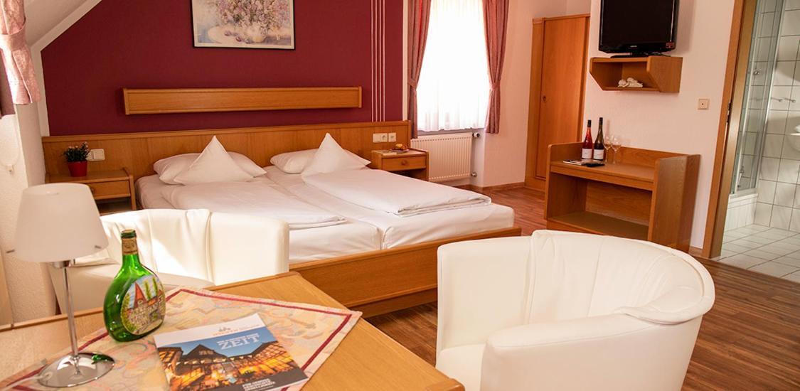 Hotel Garni Zum Hirschen Iphofen Eksteriør billede
